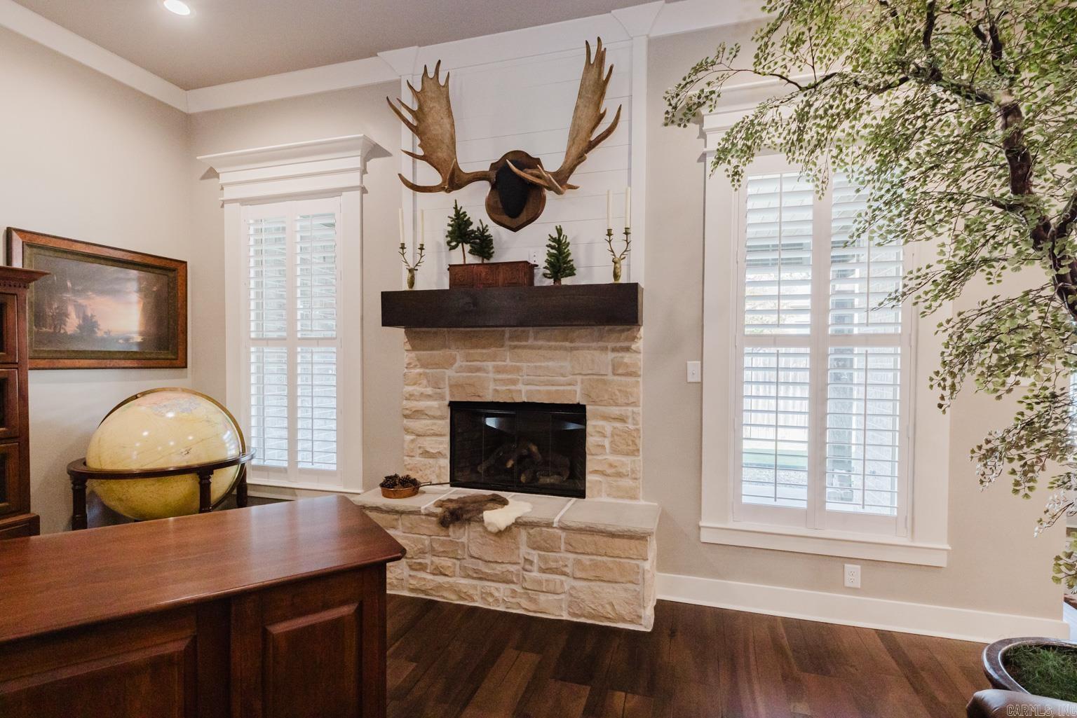 HURRICANE GARDENS - Residential