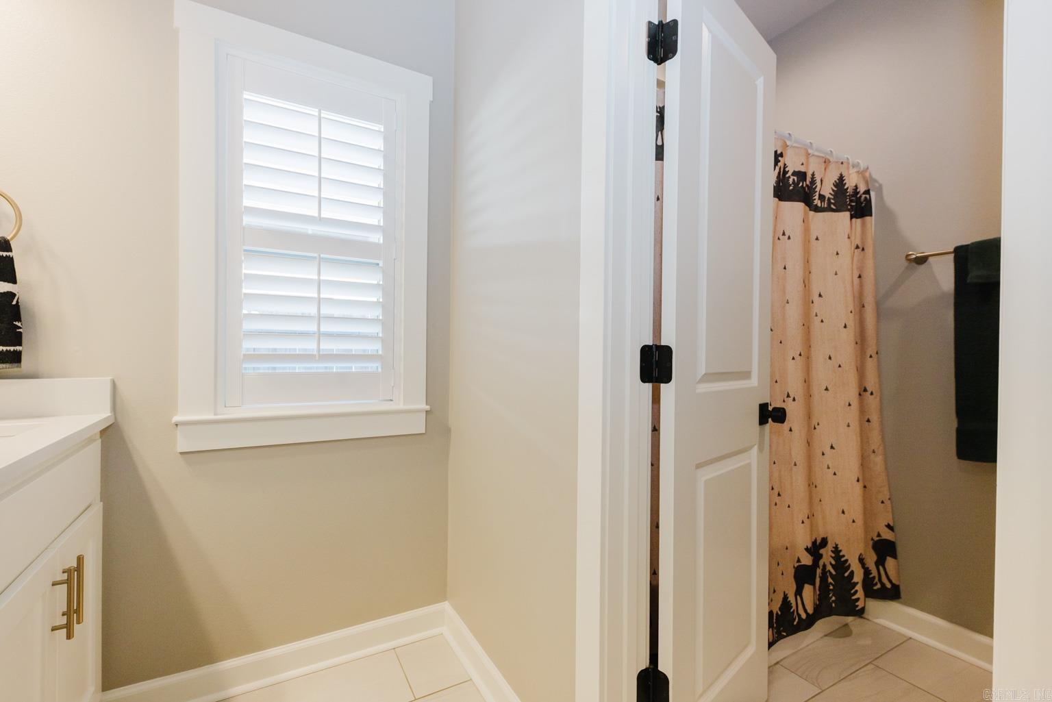 HURRICANE GARDENS - Residential