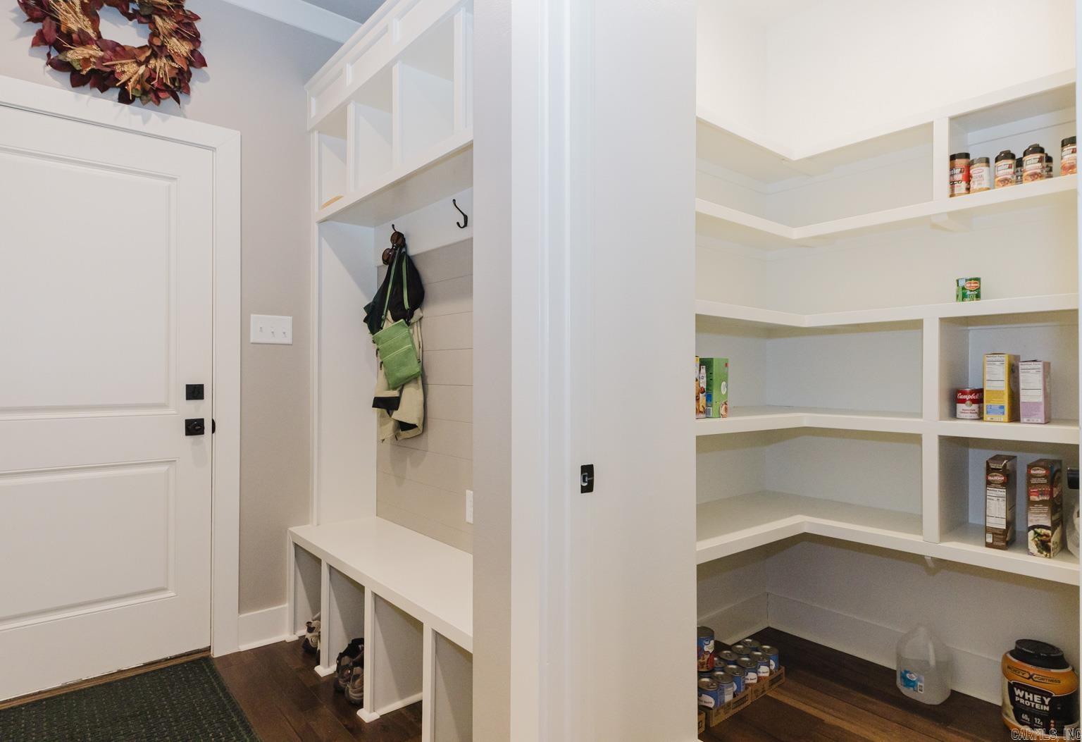 HURRICANE GARDENS - Residential