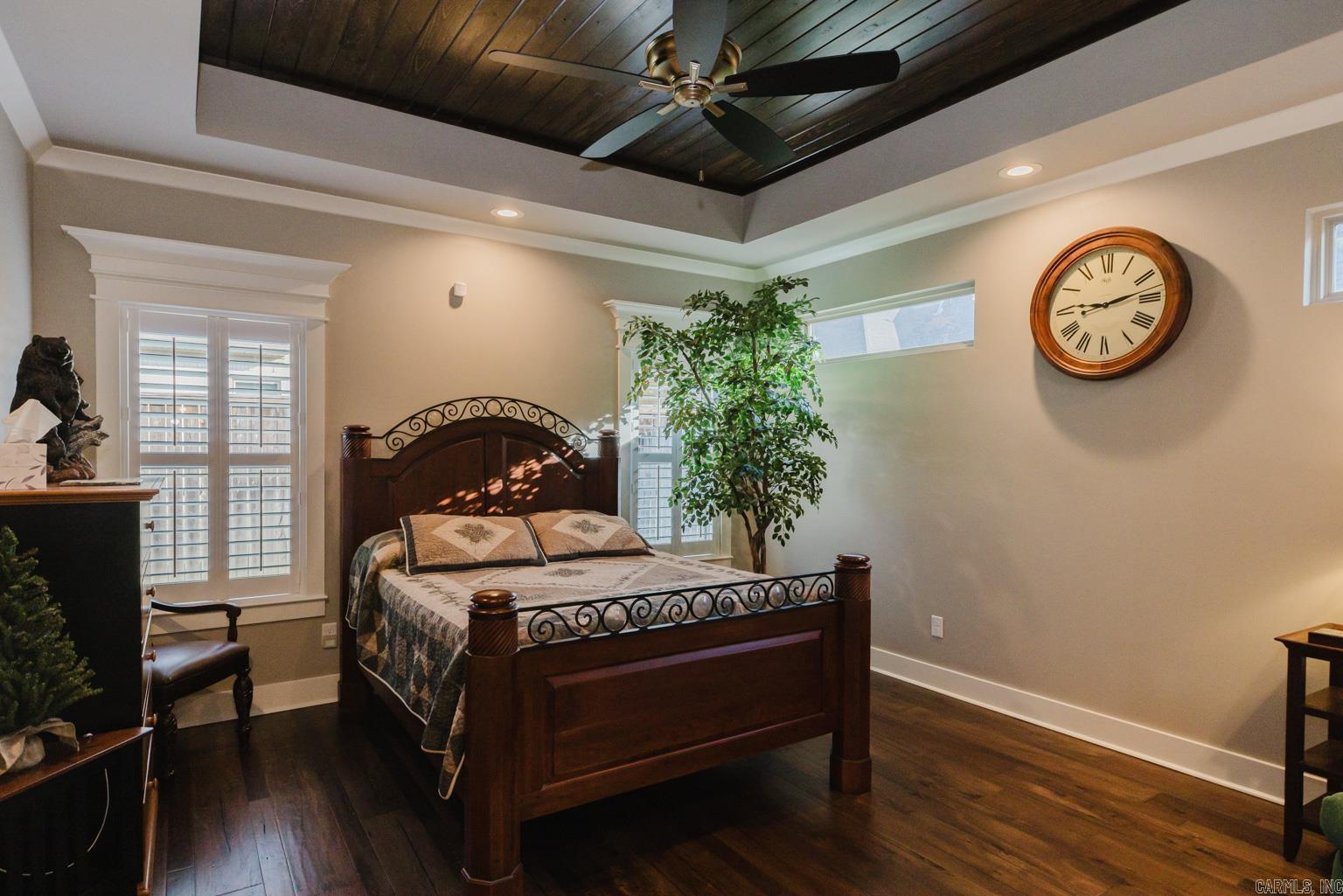 HURRICANE GARDENS - Residential