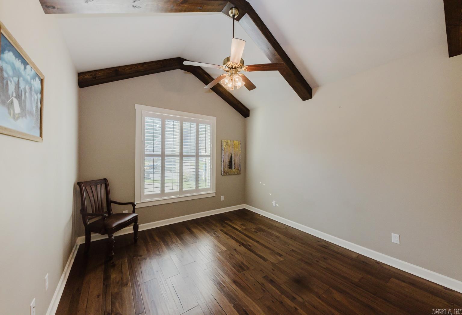 HURRICANE GARDENS - Residential