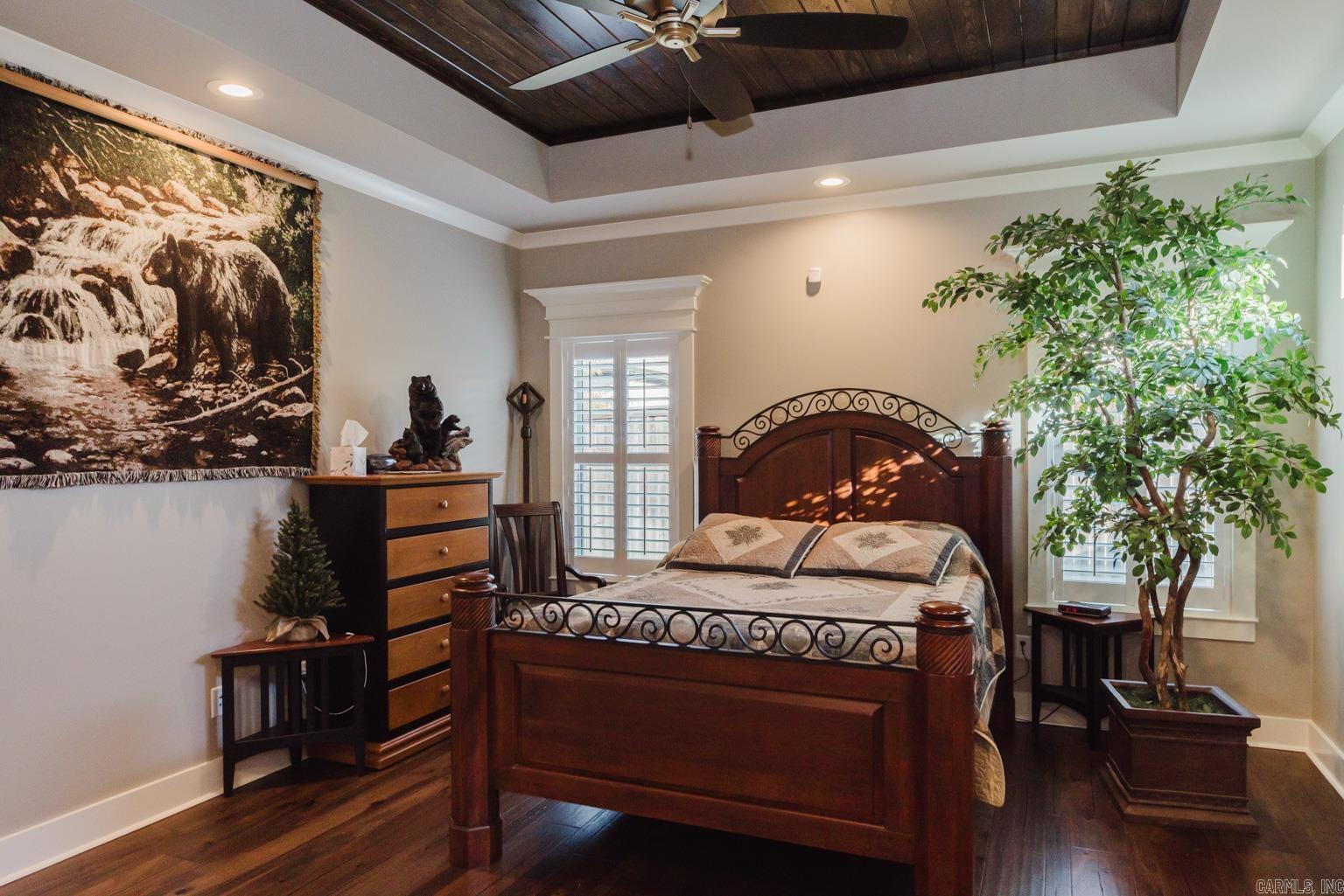 HURRICANE GARDENS - Residential