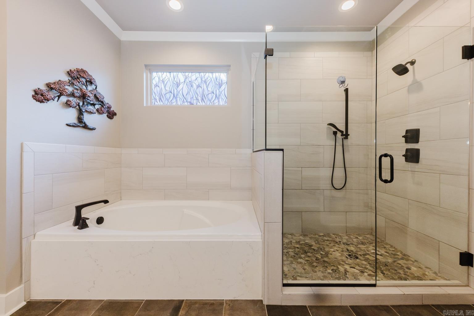 HURRICANE GARDENS - Residential