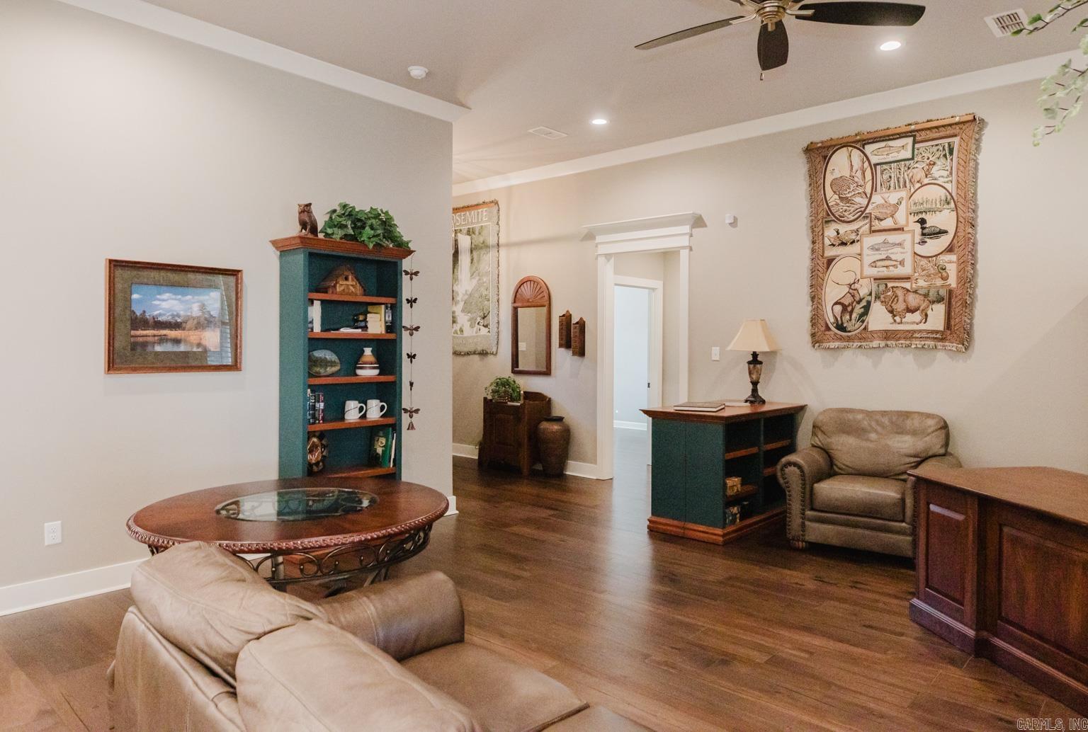 HURRICANE GARDENS - Residential