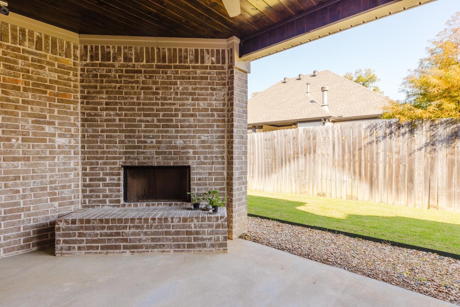 HURRICANE GARDENS - Residential