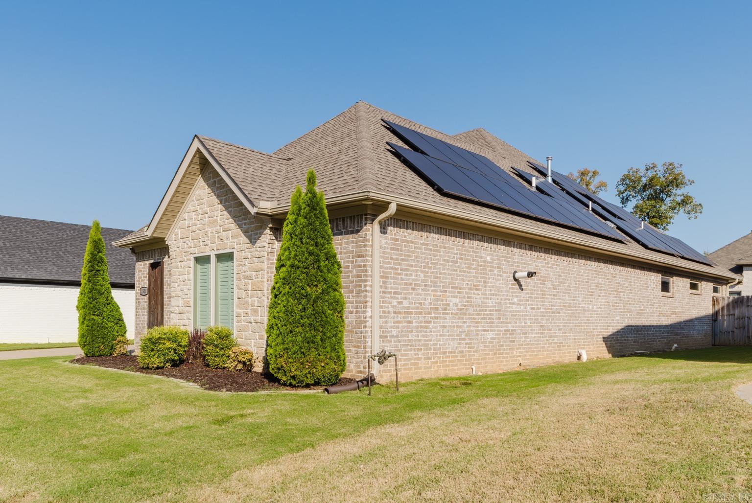 HURRICANE GARDENS - Residential