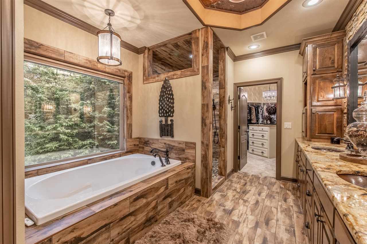 WOODLANDS EDGE - Residential