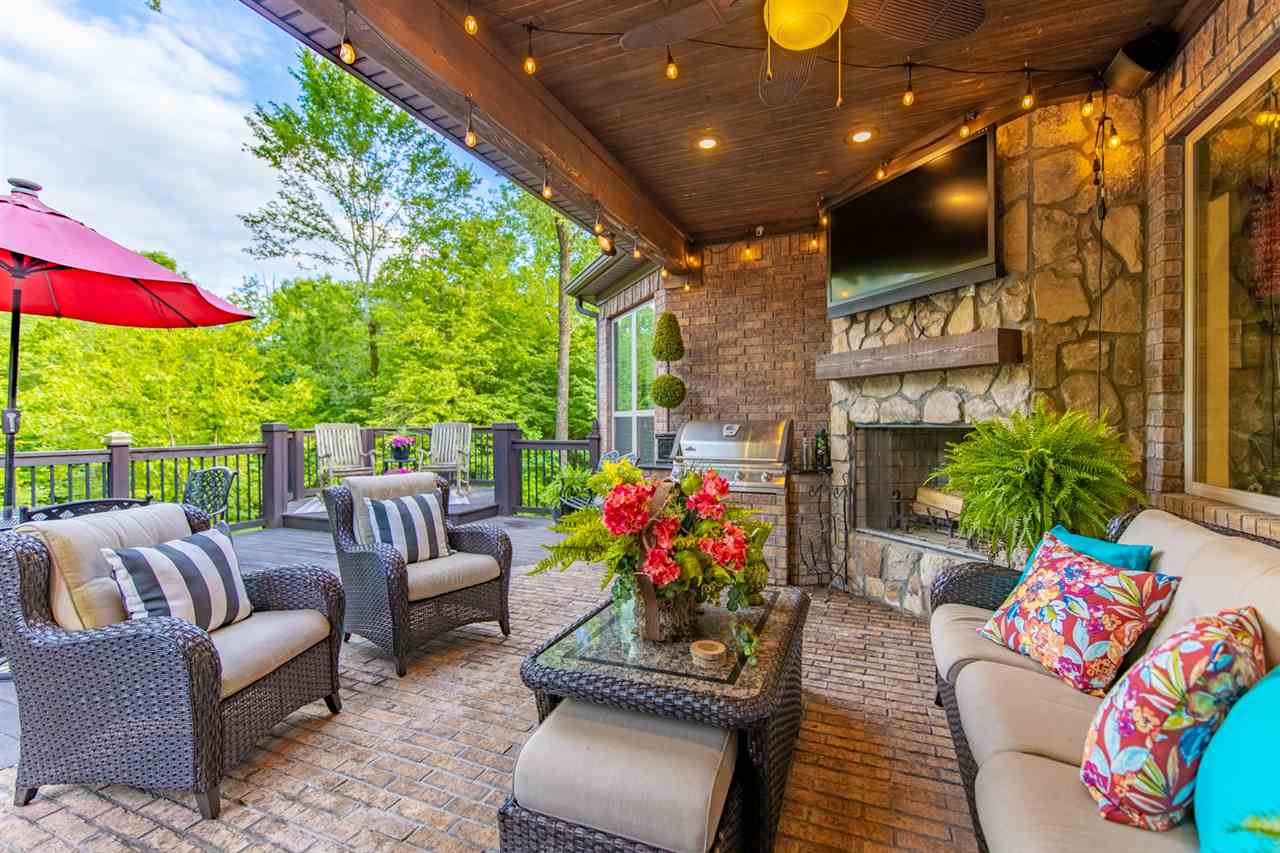 WOODLANDS EDGE - Residential
