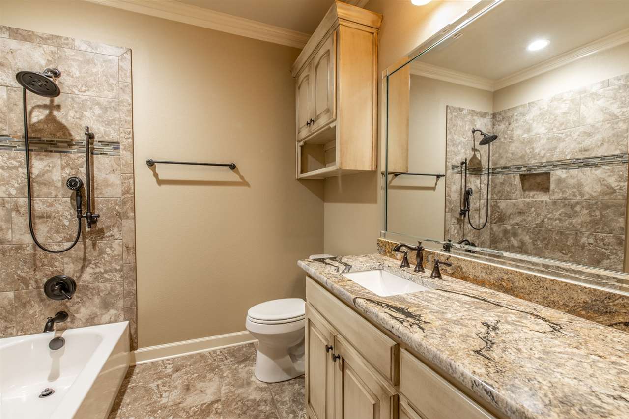 WOODLANDS EDGE - Residential