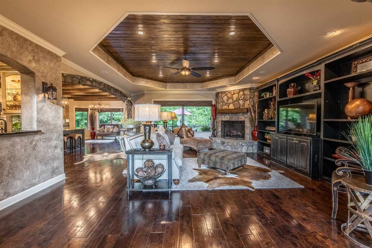 WOODLANDS EDGE - Residential