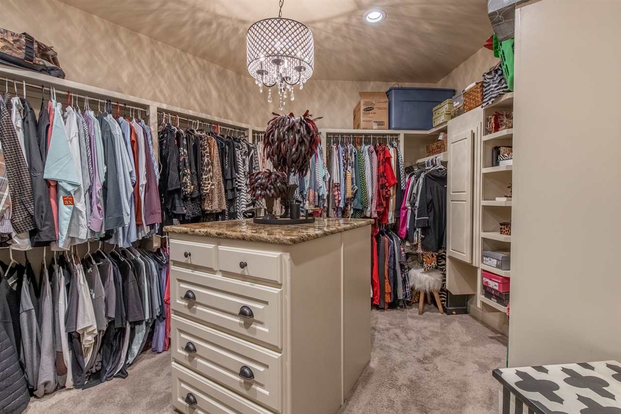 WOODLANDS EDGE - Residential