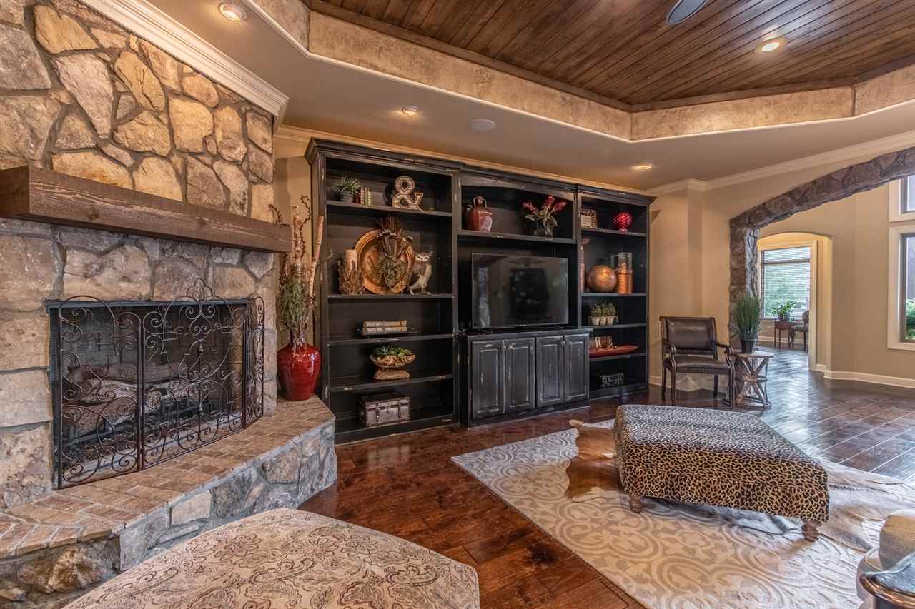 WOODLANDS EDGE - Residential