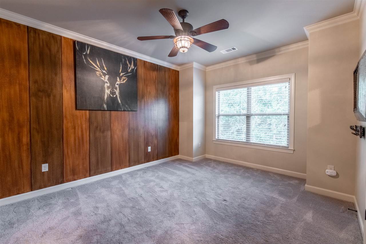 WOODLANDS EDGE - Residential