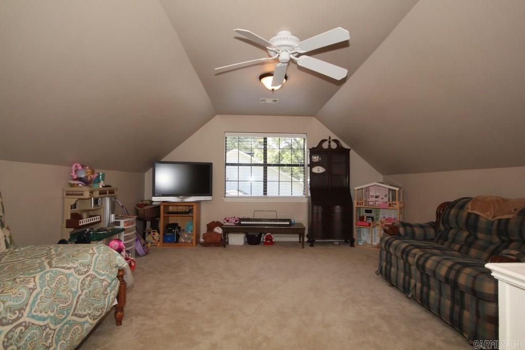 PEBBLE BEACH PARK - Residential