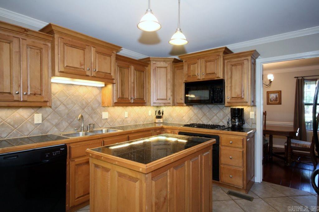 PEBBLE BEACH PARK - Residential