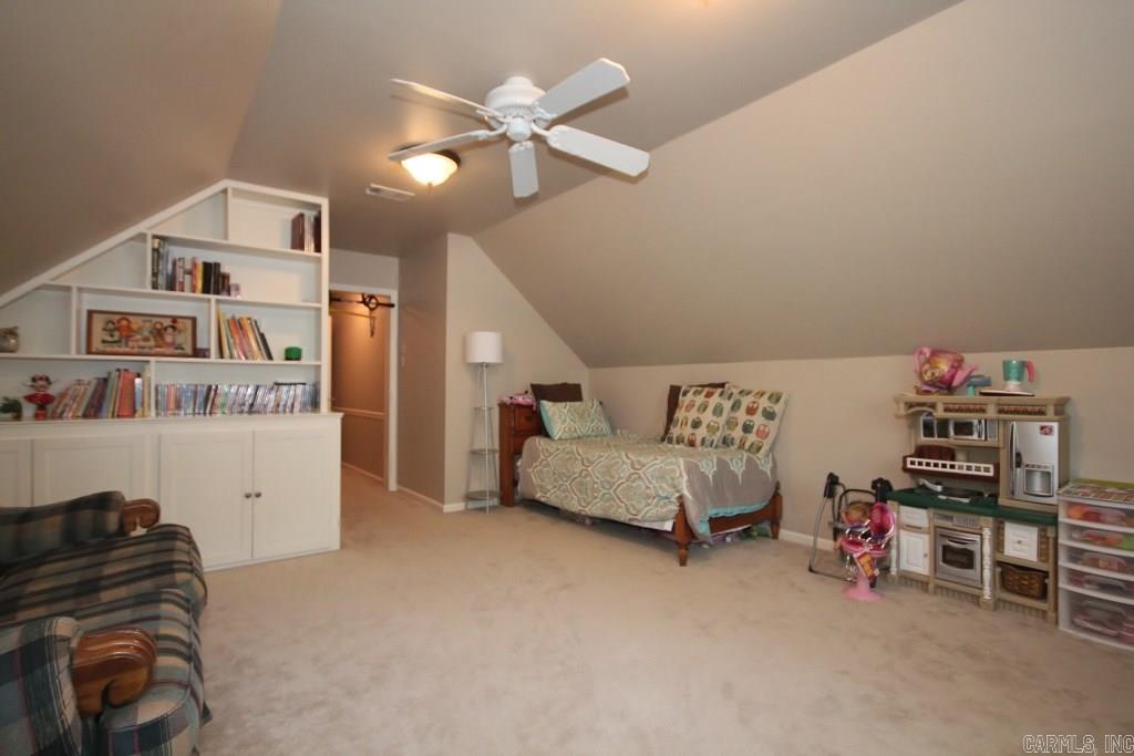 PEBBLE BEACH PARK - Residential