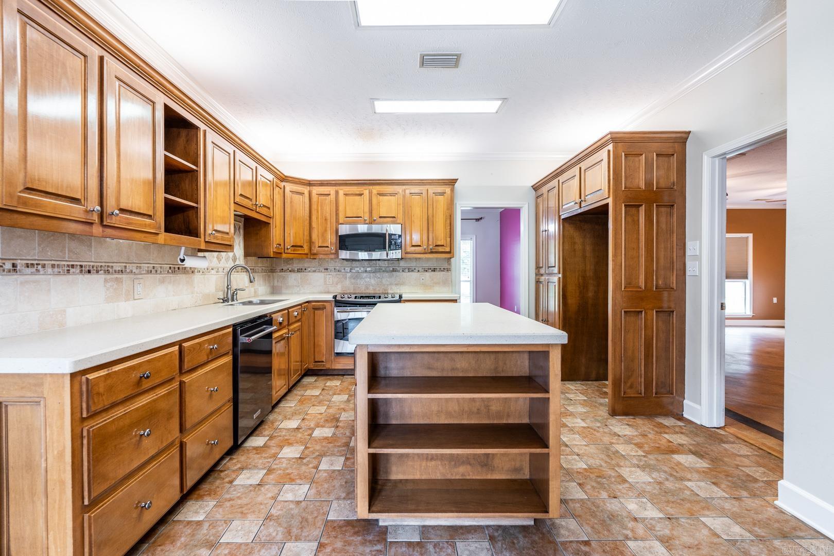 Falcon Crest - Residential