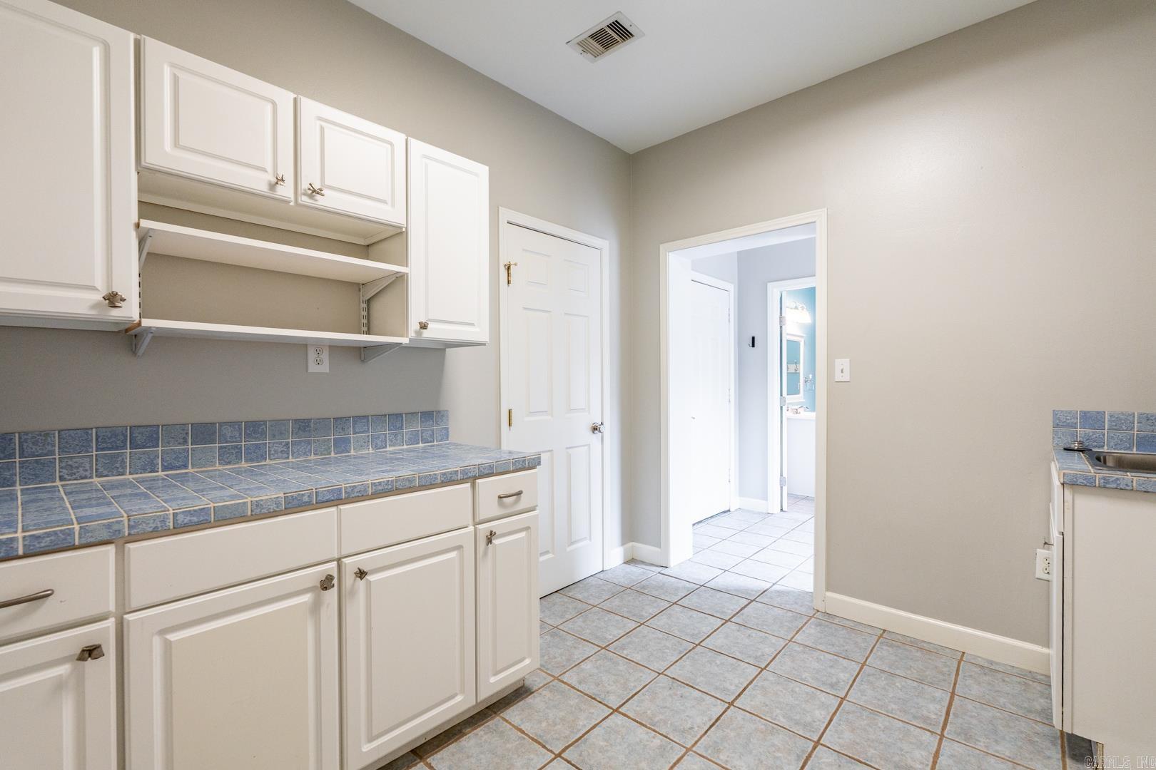 Falcon Crest - Residential