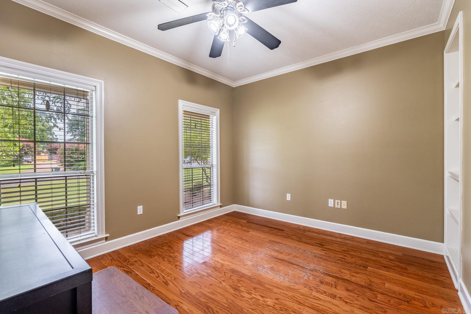 Falcon Crest - Residential