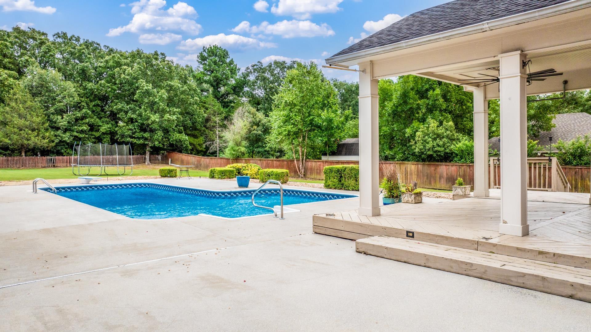 Falcon Crest - Residential