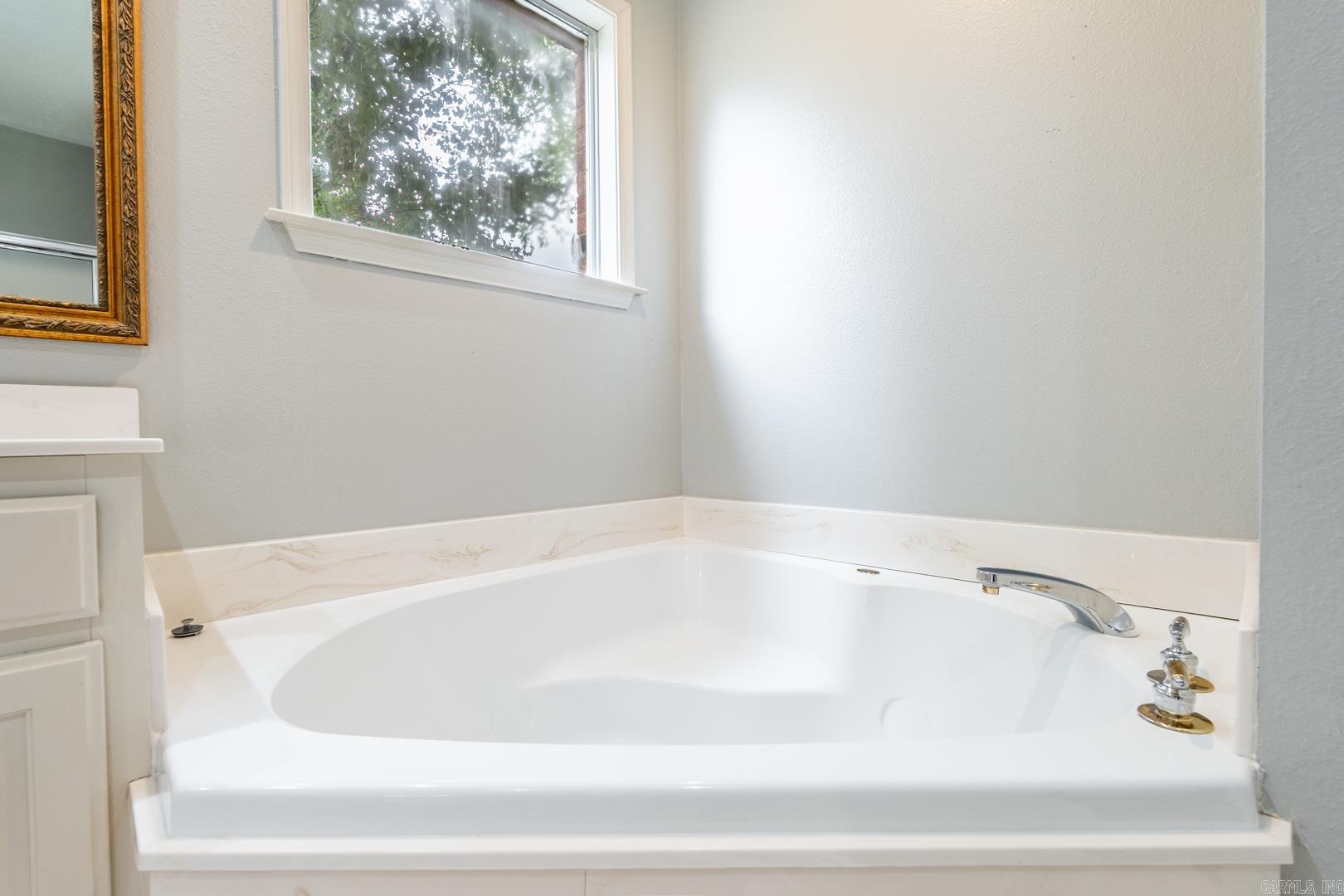 Falcon Crest - Residential