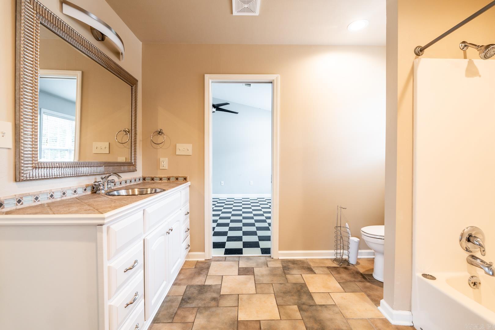 Falcon Crest - Residential