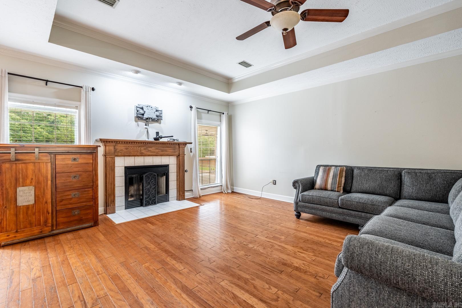 Falcon Crest - Residential