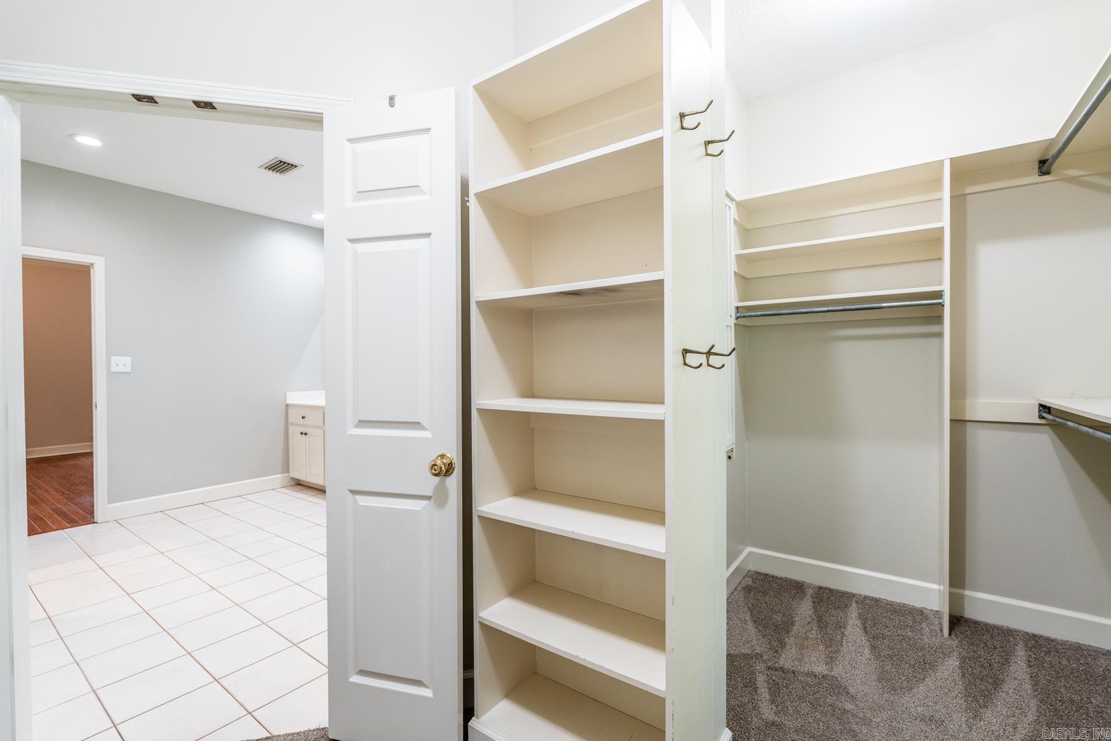 Falcon Crest - Residential