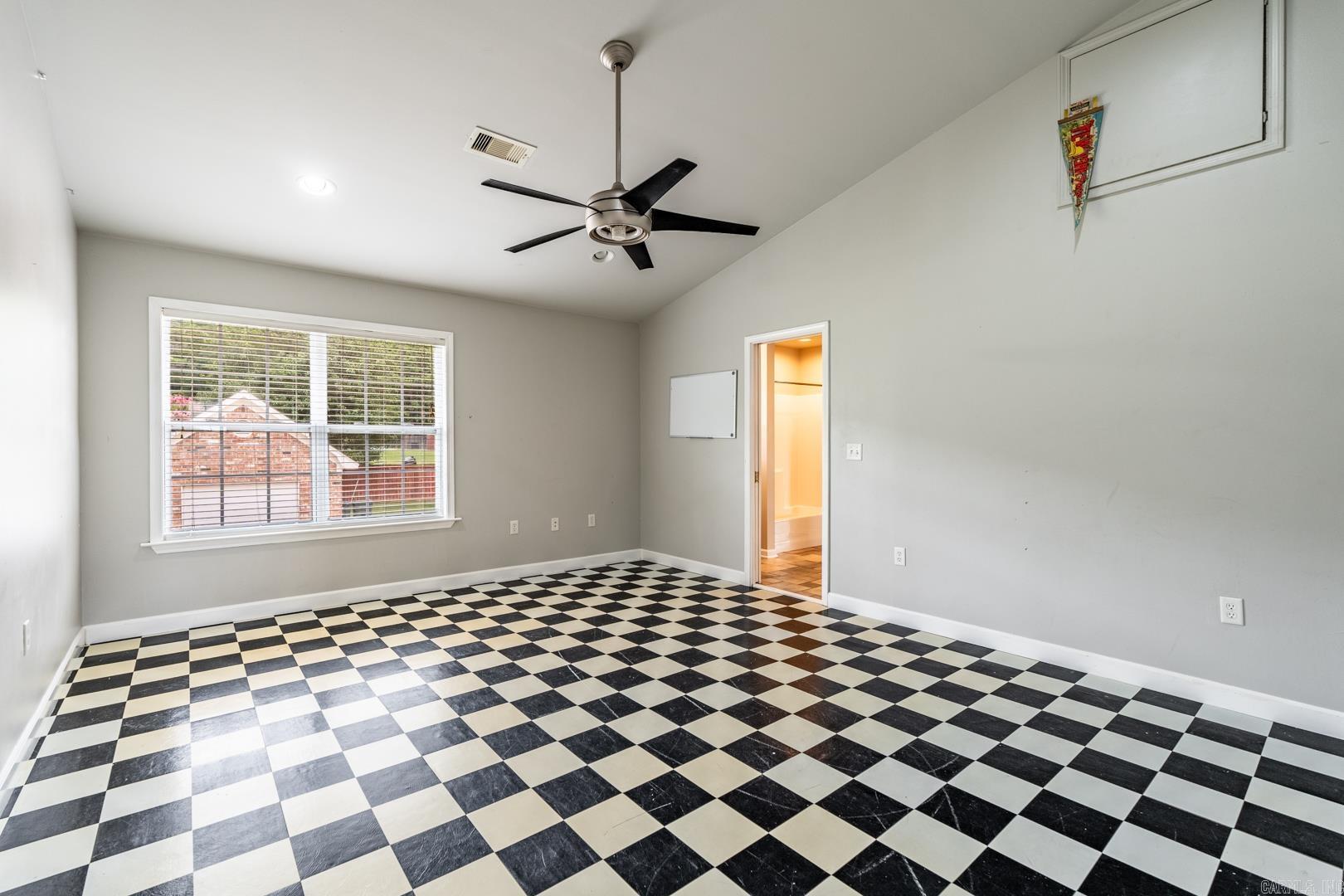 Falcon Crest - Residential