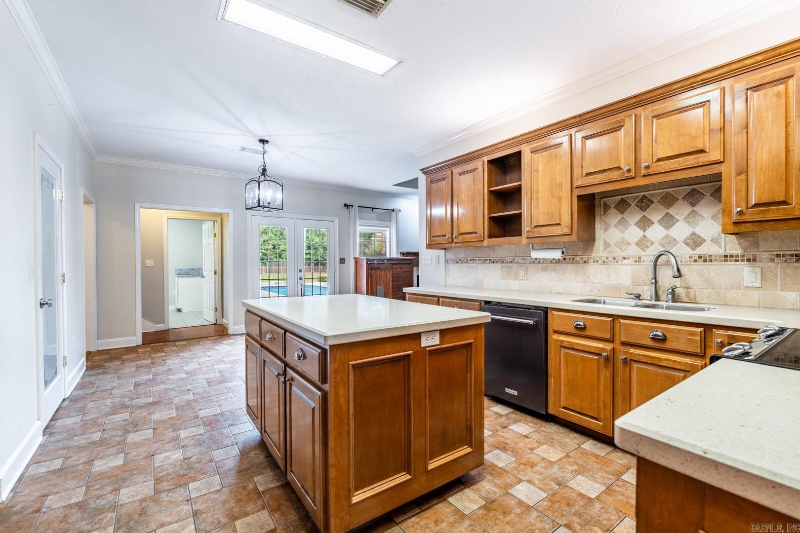 Falcon Crest - Residential