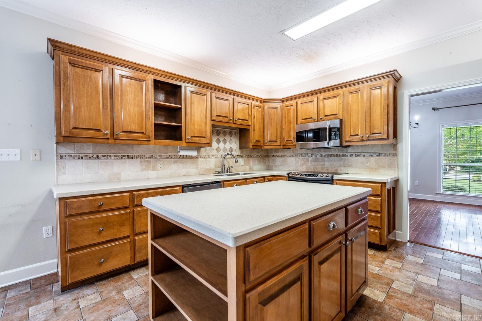 Falcon Crest - Residential