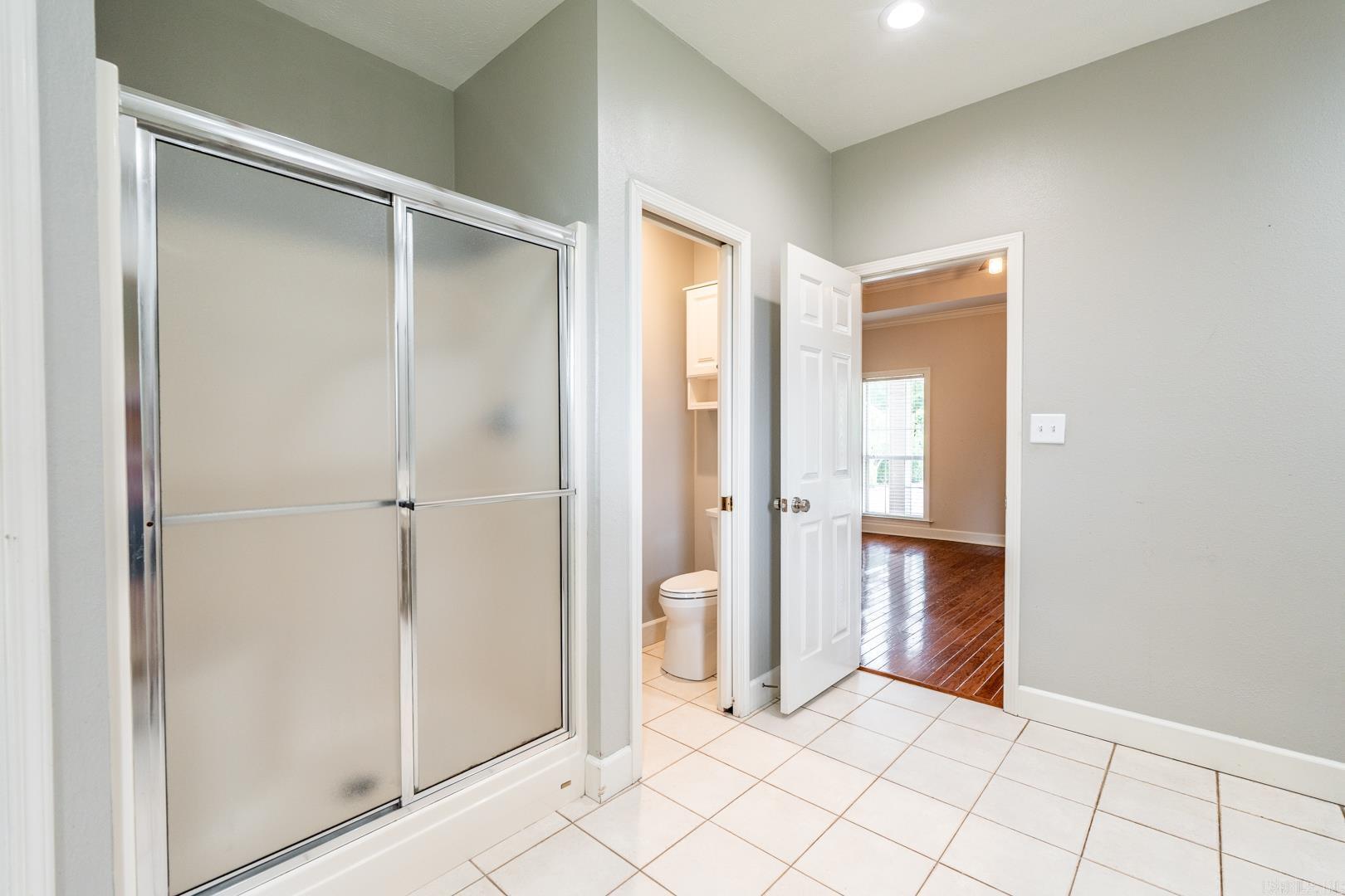 Falcon Crest - Residential