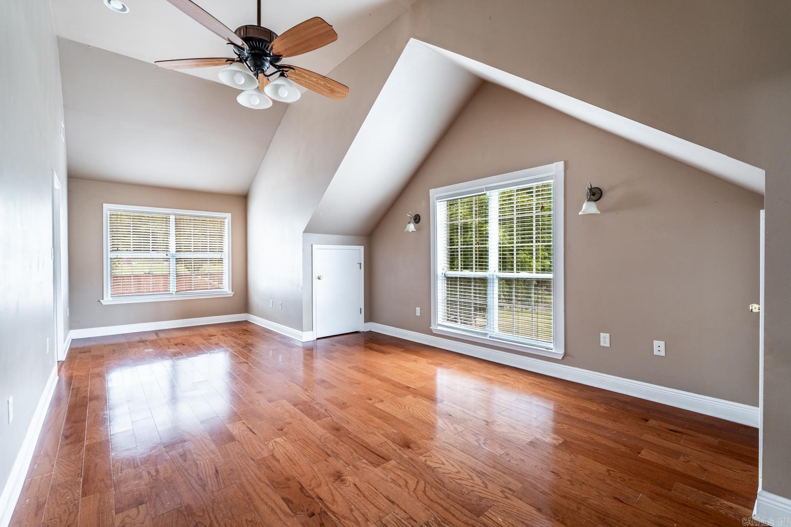 Falcon Crest - Residential