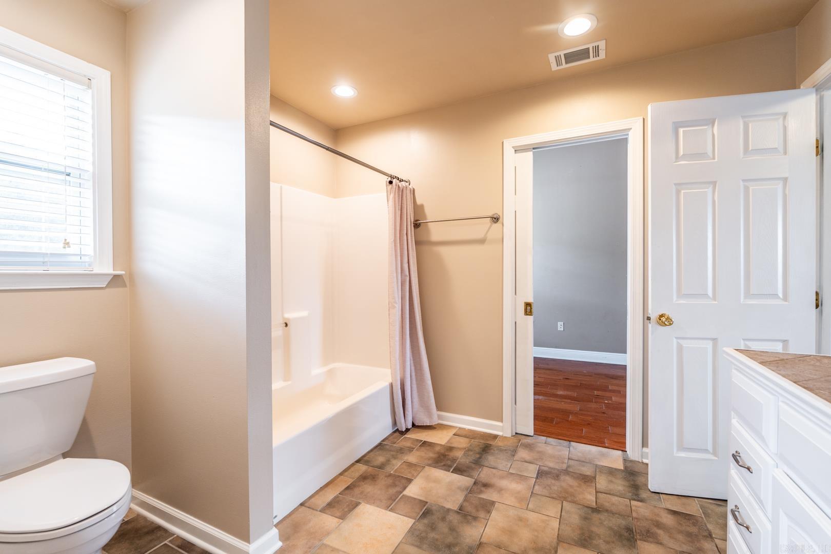 Falcon Crest - Residential