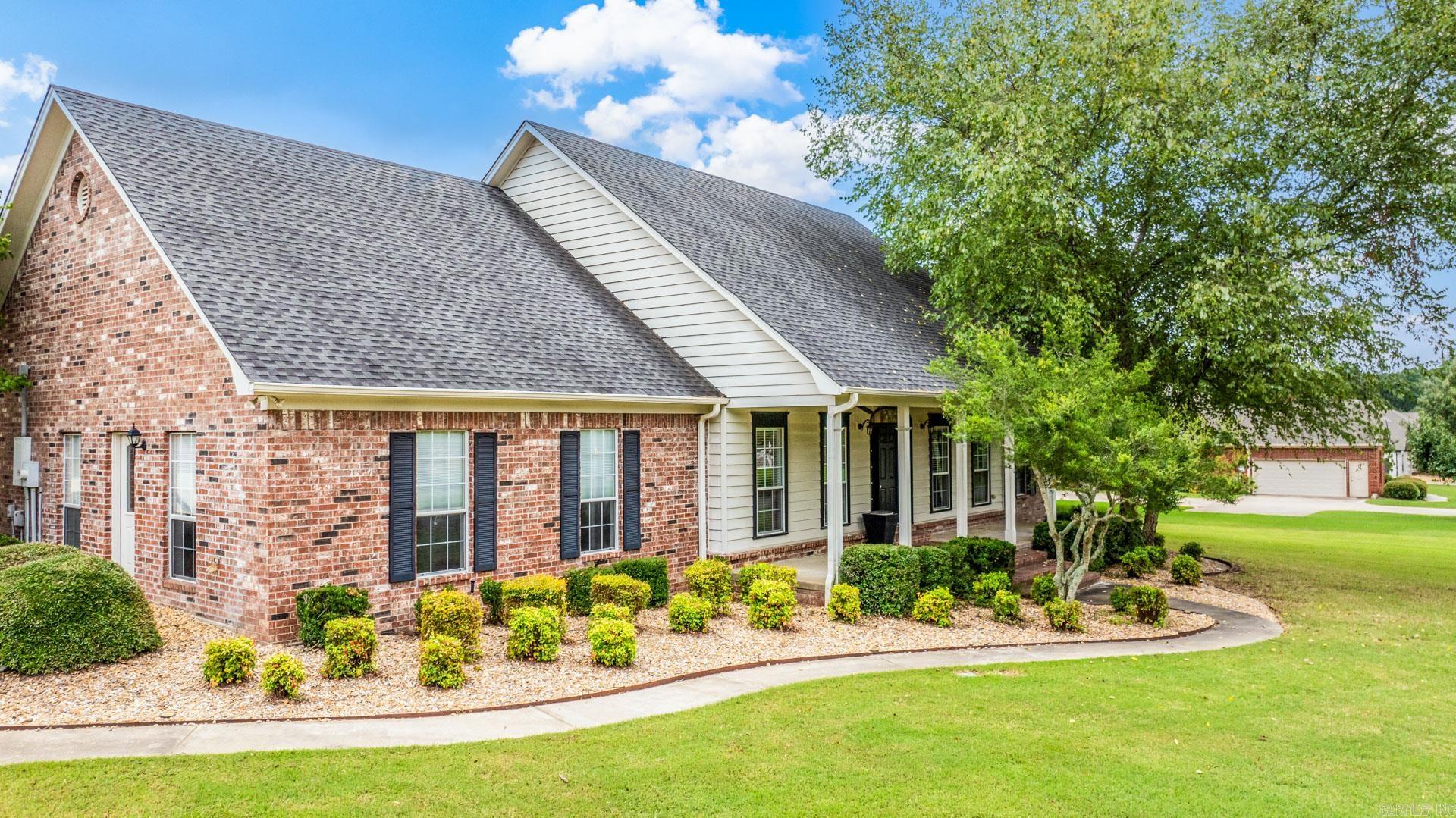 Falcon Crest - Residential