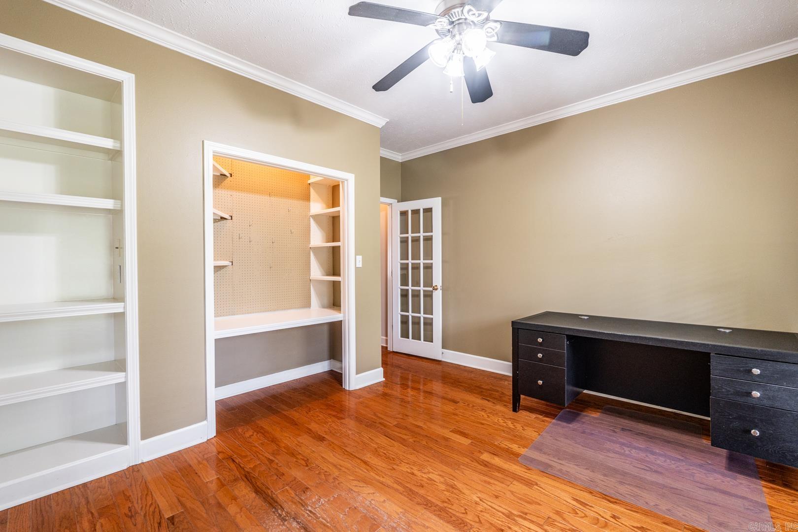 Falcon Crest - Residential