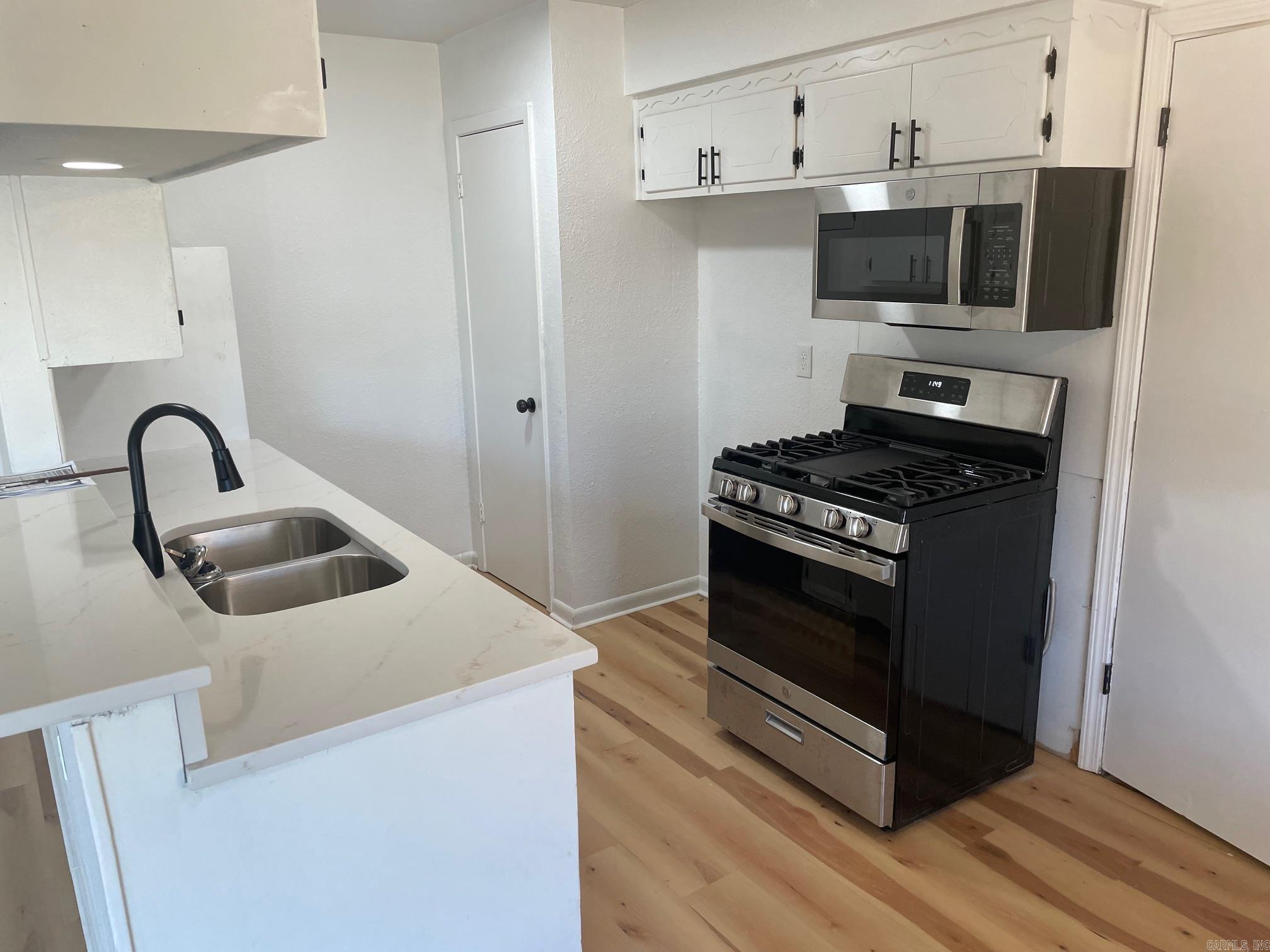 LAKE VIEW - Residential Lease