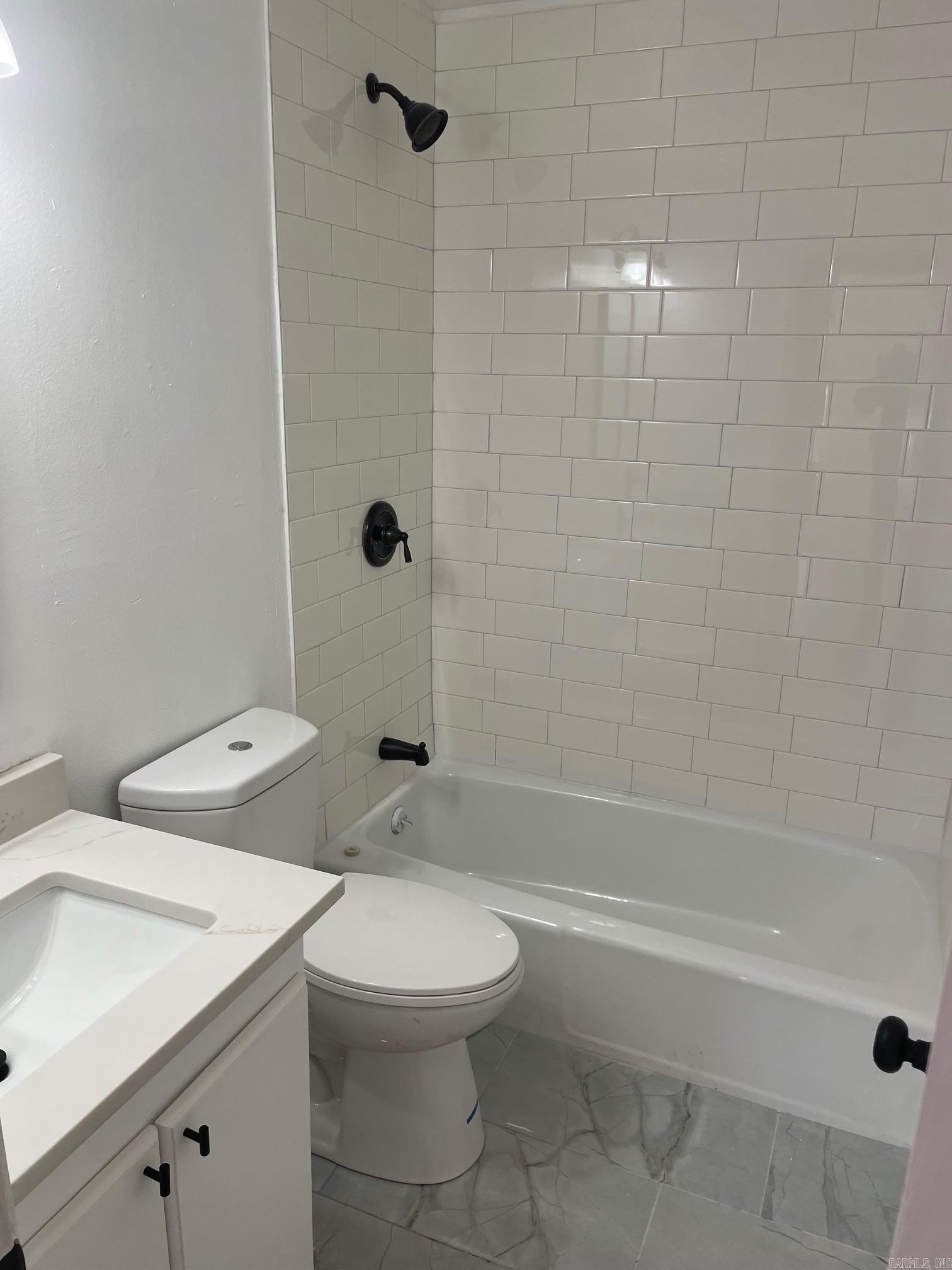 LAKE VIEW - Residential Lease