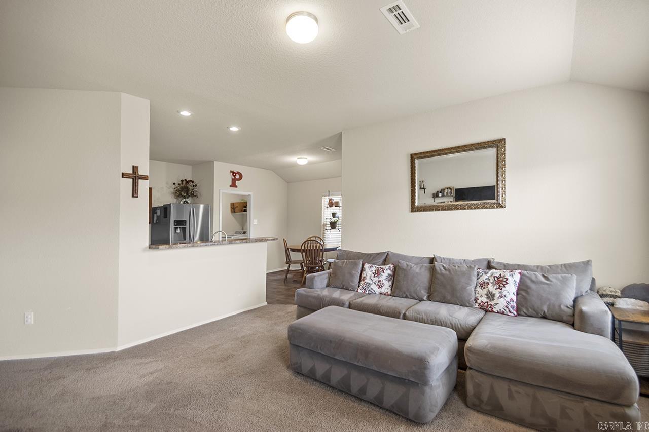 WOODLANDS EDGE - Residential