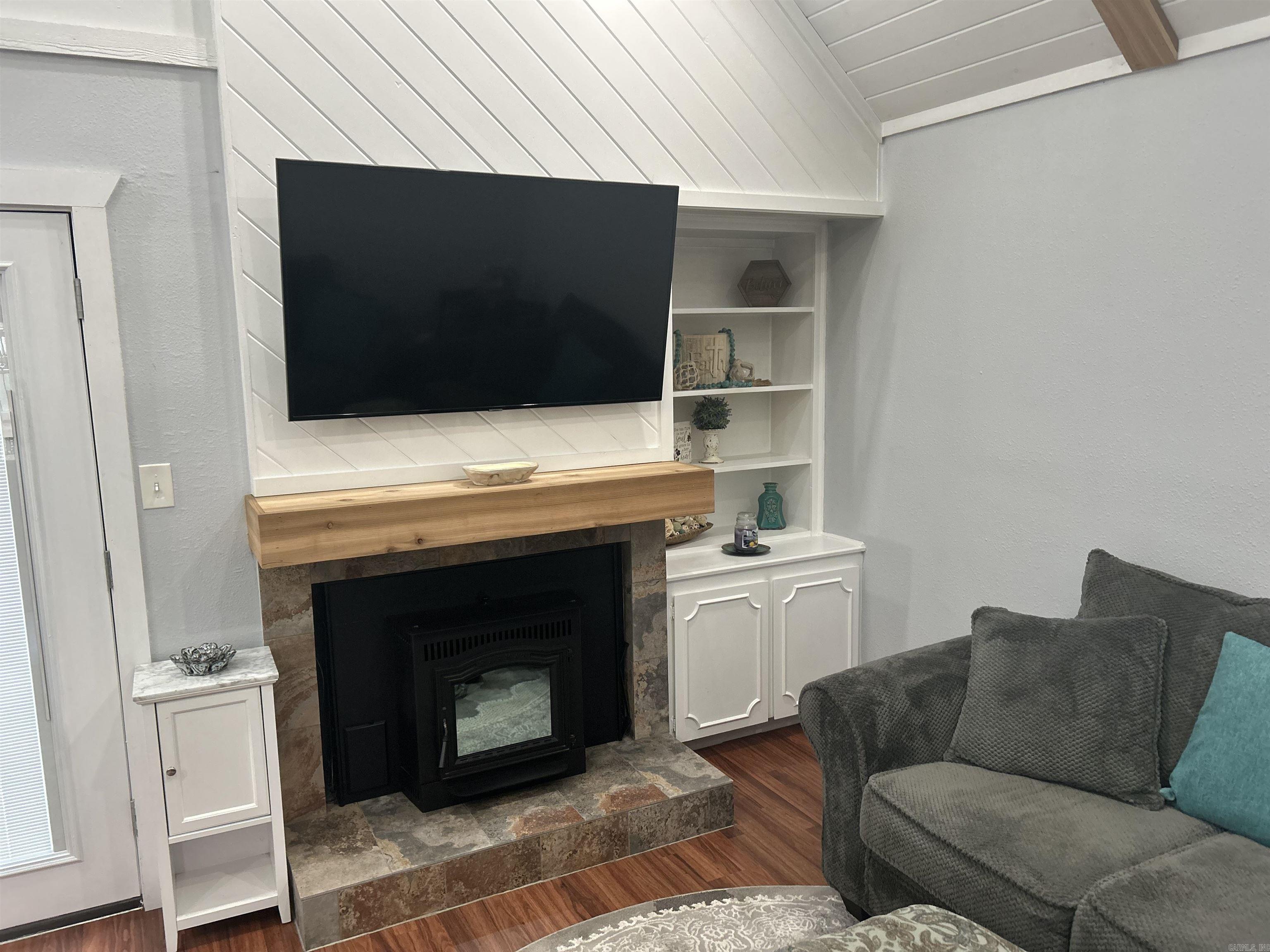 SHADOW RIDGE VILLAS - Residential