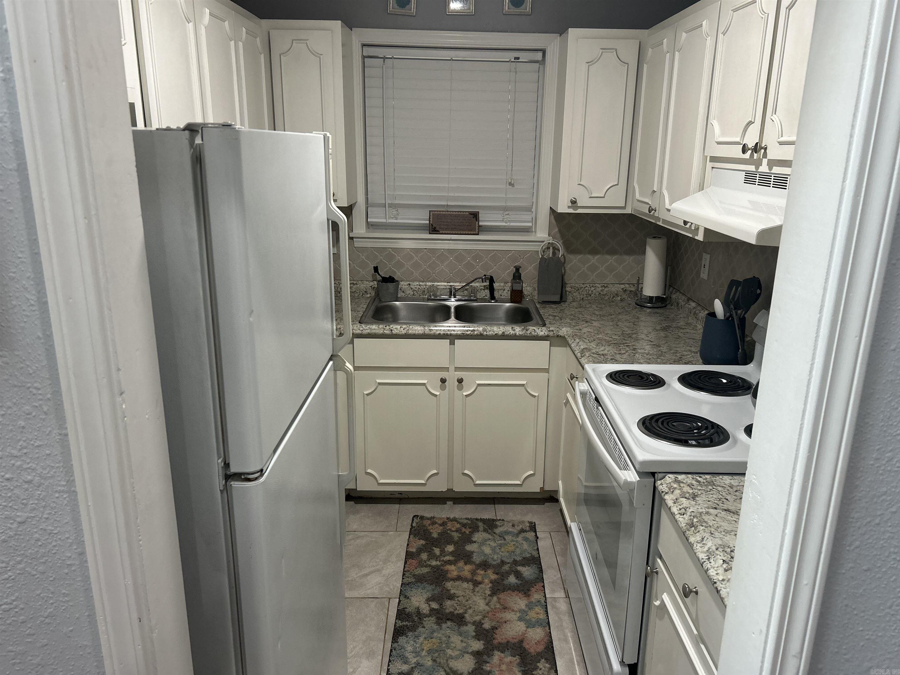 SHADOW RIDGE VILLAS - Residential
