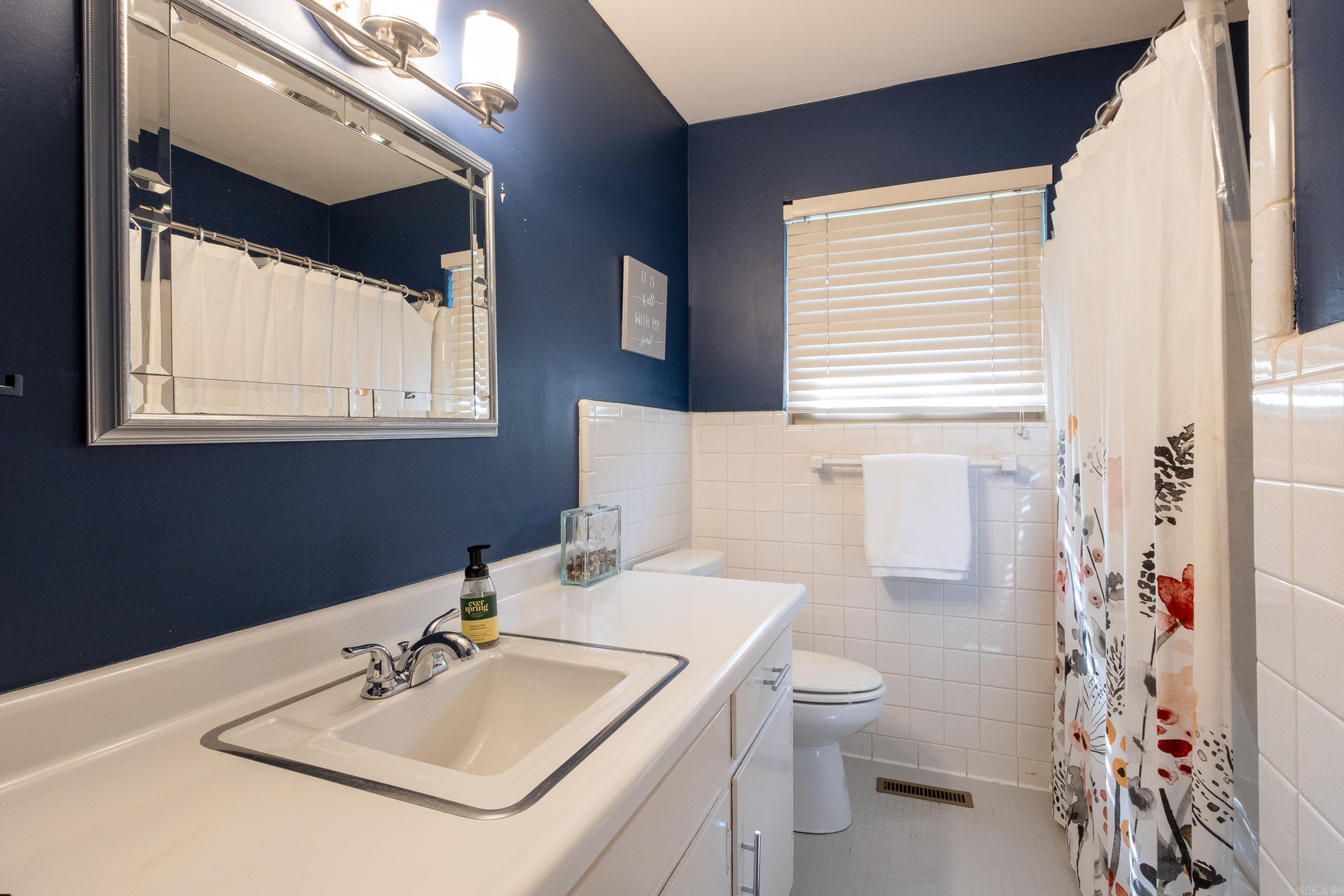 HALL PLAZA - Residential