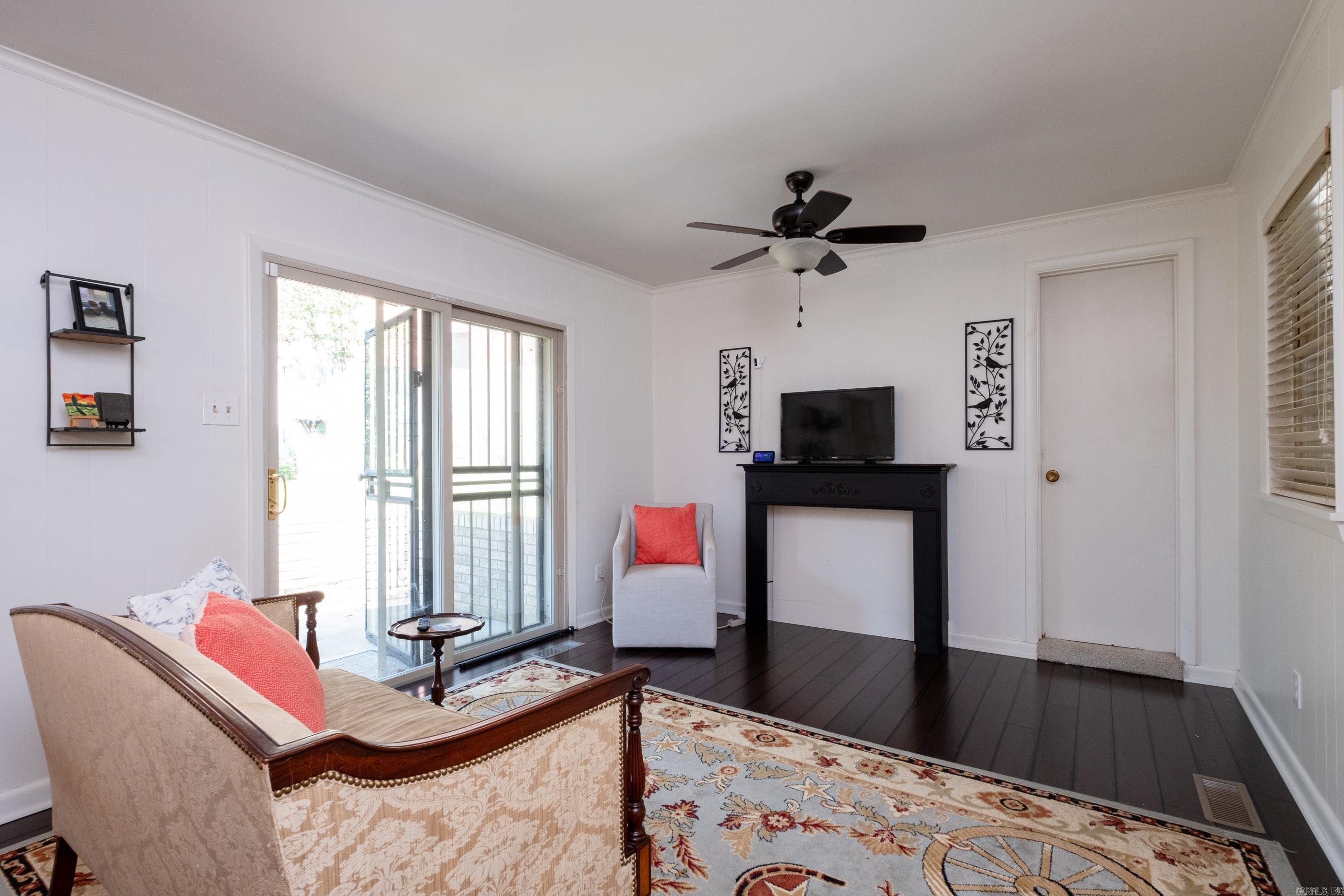 HALL PLAZA - Residential