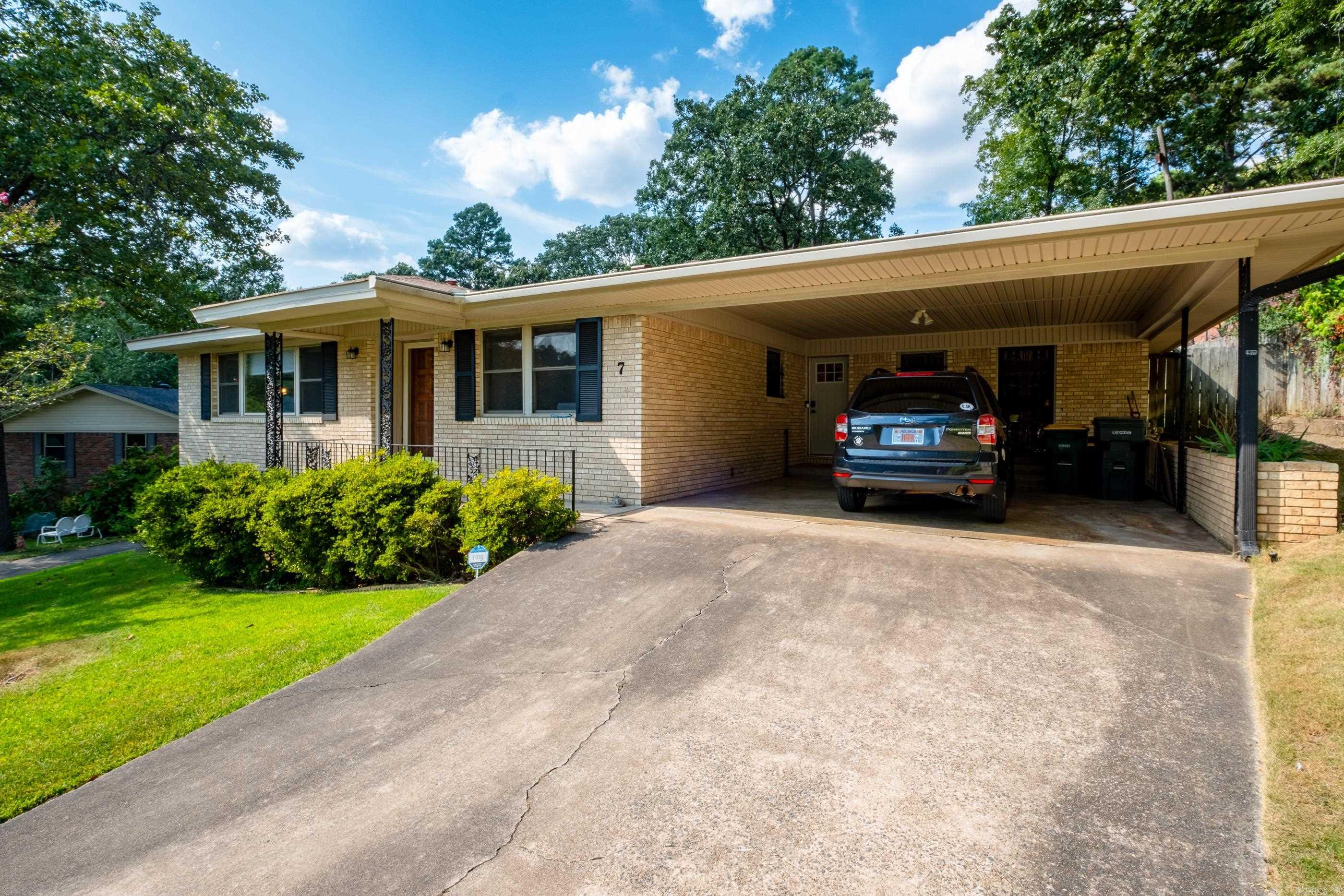 HALL PLAZA - Residential