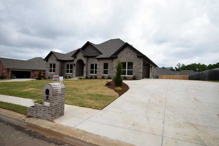 SHADOW CREEK - Residential