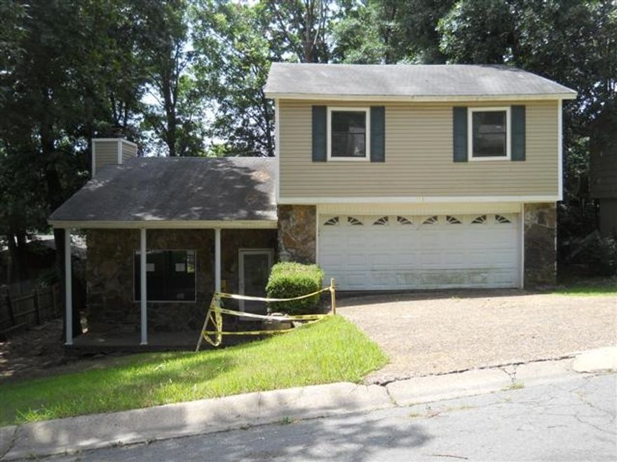 This spacious 3 bedroom 2.5 bath home features a large living room, cozy fireplace, and a large deck for entertaining.  Don't miss out on this great space buy located in the heart of Little Rock.  This is a Fannie Mae Homepath property so go to www.homepath.com for more information and to submit all offers.