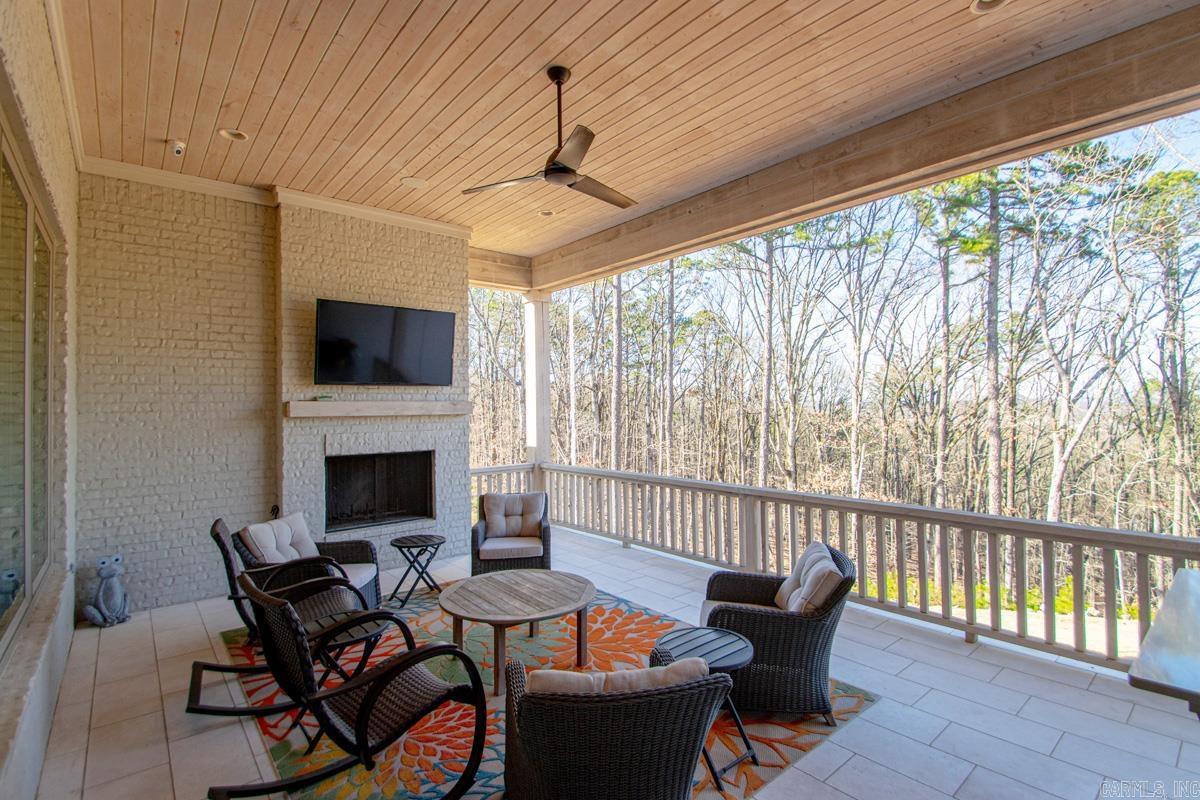 CHENAL VALLEY "FALSTONE COURT" - Residential