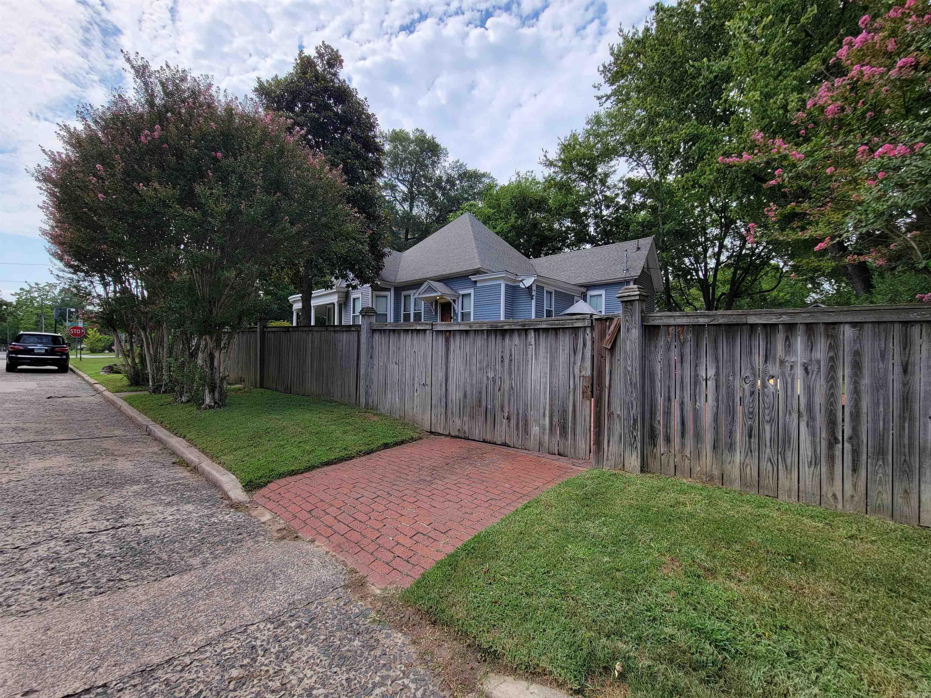 FULTONS - Residential