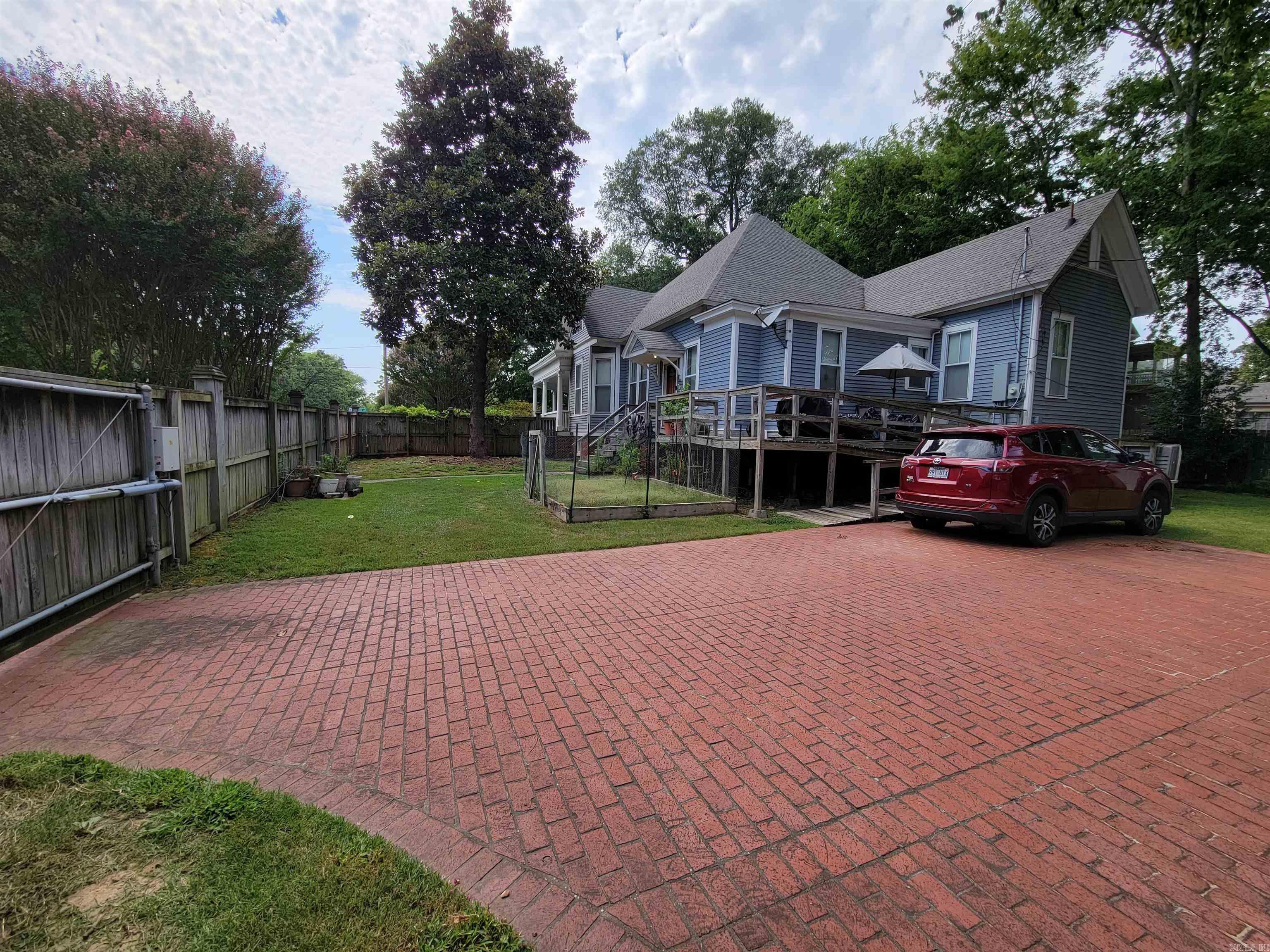 FULTONS - Residential