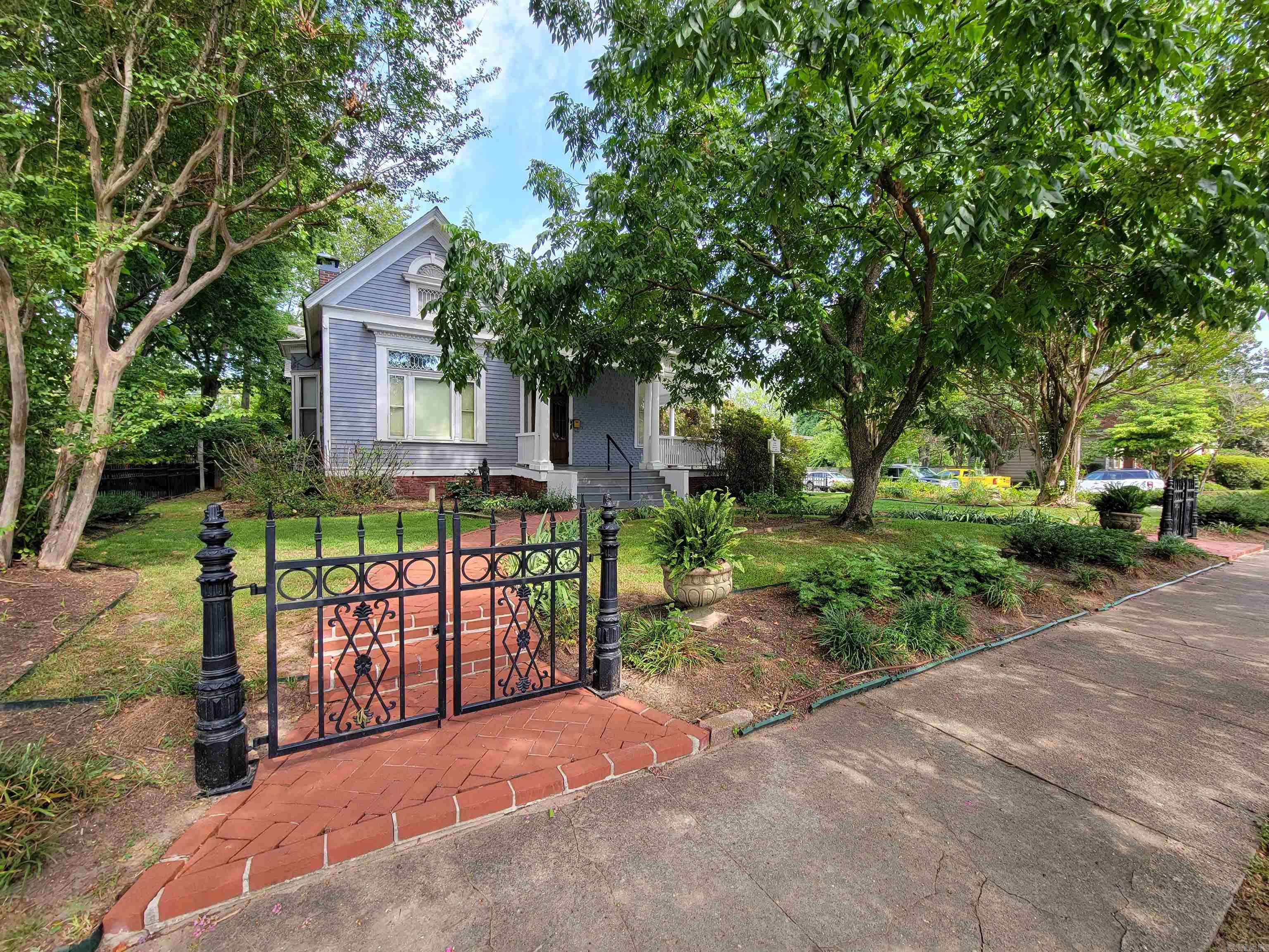 FULTONS - Residential